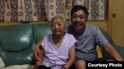 河南六四公祭案于世文8月16日回到母亲家中(参与网图片)