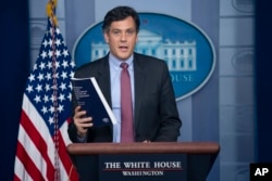 资料照:2021年6月8日,白宫国际经济与竞争力的高级主任彼得·哈雷尔在白宫举行的一个新闻发布会上发表讲话。