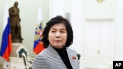 资料照片:朝鲜外相崔善姬在克里姆林宫准备会晤俄罗斯总统普京。(2024年1月16日)