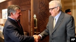 10月23日约旦国王在约旦皇宫会晤卜拉希米特使