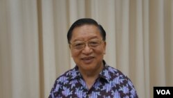 桐荫横浜大学法学部教授Pema·Gyalpo (美国之音歌篮)