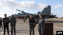 印度空军战斗机在日本 Hirakuri 空军基地受到欢迎(2023年1月10日)。