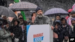 资料照:印度主要反对党国大党领导人拉胡尔·甘地在克什米尔的一个集会上讲话。(2023年1月30日)