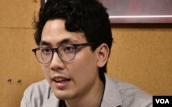 保育廣東話及繁體字的民間團體港語學召集人陳樂行表示,高鐵復運後統一使用沒有繁體字的中國鐵路網上售票系統,是加快中港融合的安排,但沒有照顧香港人的需要,可能造成反效果 (美國之音/湯惠芸)