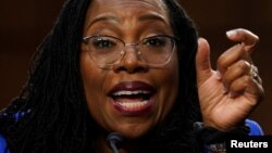 တရားသူကြီး Ketanji Brown Jackson