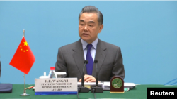 2019年2月27日,中国外交部长王毅在乌镇会见记者(资料图)。