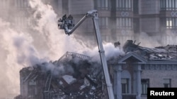 ယူကရိန်းနိုင်ငံမြို့တော် Kyiv ကို ရုရှားကဒရုန်းတွေနဲ့တိုက်ခိုက်ခဲ့ပြီးမြင်ကွင်း (ဇန်နဝါရီ ၁၊ ၂၀၂၅)