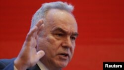 资料照片:坎贝尔在北京举行的一个有关中国发展的论坛上讲话。 (2019年3月23日)