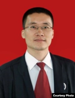 唐荆陵(档案照片)