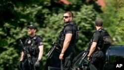 特勤局特工在白宫北草坪(2016年5月20日)