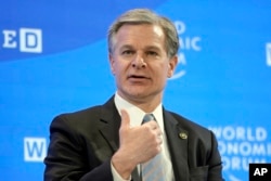 资料照:美国联邦调查局局长克里斯托弗·雷