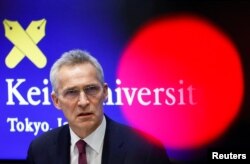 北大西洋公约组织(NATO)秘书长斯托尔滕贝格在东京庆应义塾大学发表演说。(2023年2月1日)