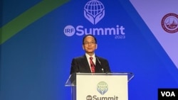 台湾立法院院长游锡堃在华盛顿举行的2023年国际宗教自由峰会上发表讲话。(2023年2月1日,美国之音锺辰芳拍摄)