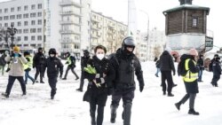 ထောင်နဲ့ချီတဲ့ ကျူးကျော်စစ်ဆန့်ကျင်သူတွေ ရုရှားအစိုးရ ဖမ်းဆီး ထောင်နဲ့ချီတဲ့ ကျူးကျော်စစ်ဆန့်ကျင်သူတွေ ရုရှားအစိုးရ ဖမ်းဆီး