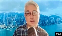 已经移民英国的时事评论员黄伟国表示，非民主派支持者有计划移民比半年前的调查增加5个百分点至17%，而且对政治前景不满的极端选项亦有上升趋势，这个现象值得关注 (美国之音/汤惠芸)