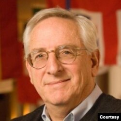 美国斯坦福大学东欧研究中心教授、胡佛研究院资深研究员诺曼·内马克博士(Dr. Norman Naimark) (照片由本人提供,来自https://history.stanford.edu/people/norman-naimark)