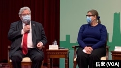 欧洲议会对中关系代表团团长包瑞翰（Reinhard Bütikofer，左）。（美国之音特约记者杨安摄影）