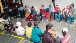 မြန်မာအလုပ်သမားတွေ MoU ပါ အခွင့်အရေးရဖို့ ဘန်ကောက်သံရုံးကို တောင်းဆို .mp3 
မြန်မာအလုပ်သမားတွေ MoU ပါ အခွင့်အရေးရဖို့ ဘန်ကောက်သံရုံးကို တောင်းဆို .mp3