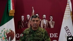 墨西哥国防部长桑多瓦尔在墨西哥城记者会上宣布抓获奥维迪奥(2023年1月5日)