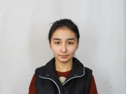 最新泄漏的“新疆警察文件”中,最年轻的拉希尔·奥马尔(Rahile Omer)被拘留时只有15岁。(照片来源:xinjiangpolicefiles.org)