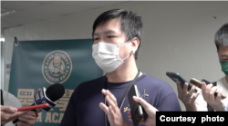 位于台北的吴卡罗参与黑熊学院所提供的救护训练(美国之音特约记者谭嘉琪攝影)。