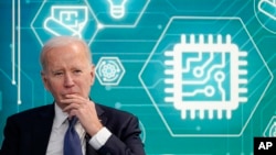 资料照:美国总统拜登出席一个支持鼓励国内制造业和半导体芯片制造业的活动。(2022年3月9日)