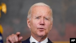 美国总统拜登在白宫对通胀降低法案发表讲话(2022年7月28日)