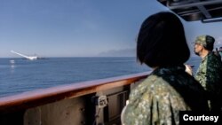 台湾总统蔡英文2022年7月26日登上台湾海军基隆级驱逐舰视察年度“汉光38号”军演海空实兵实弹演习。(照片来自蔡英文推特)