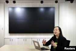 台湾数码政务委员唐凤在台北接受路透社采访。(2022年9月14日)