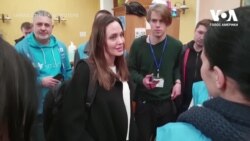 Анджеліна Джолі у Львові поспілкувалася із волонтерами про допомогу українським дітям. Відео Анджеліна Джолі у Львові поспілкувалася із волонтерами про допомогу українським дітям. Відео