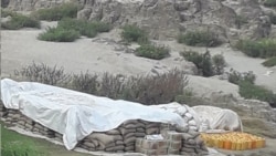 သံလှငျမွဈနံဘေး မွနျမာတပျကိုပို့မယ့ျဆနျအိတျမြား ထိုငျး ပွနျသယျယူ သံလှငျမွဈနံဘေး မွနျမာတပျကိုပို့မယ့ျဆနျအိတျမြား ထိုငျး ပွနျသယျယူ