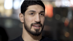 VOA专访: NBA球星坎特接受美国之音专访谈致力于倡导人权的体会 VOA专访: NBA球星坎特接受美国之音专访谈致力于倡导人权的体会