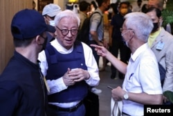 9月1日,台湾联华电子创办人兼前董事长曹兴诚穿著防弹衣举行国际记者会。