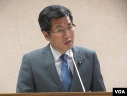 民进党立委罗致政(美国之音张永泰拍摄)