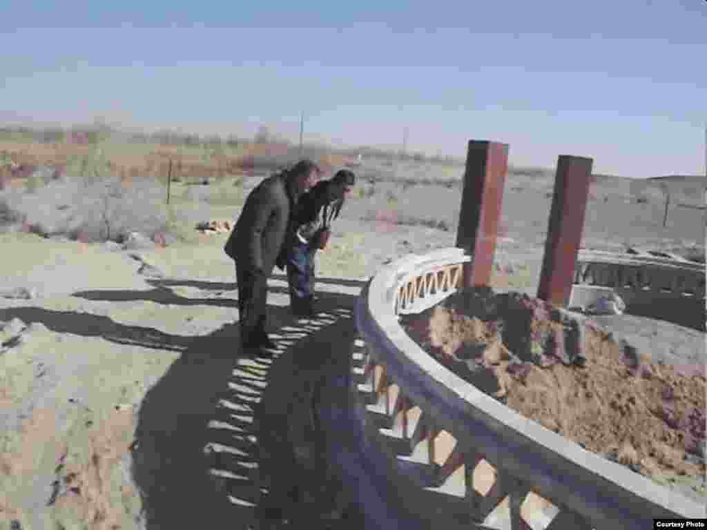 夹边沟已不复存在的纪念墓地(图片:艾晓明提供)