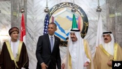 Обама з деякими учасниками саміту в Саудівській Аравії