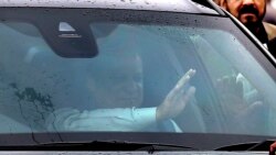 ပါကစ္စတန်ဝန်ကြီးချုပ်ဟောင်း ဖိနပ်နဲ့ ပစ်ပေါက်ခံရ ပါကစ္စတန်ဝန်ကြီးချုပ်ဟောင်း ဖိနပ်နဲ့ ပစ်ပေါက်ခံရ