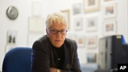 卡拉•德尔蓬特2007年12月在海牙接受美联社的访问