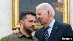 Президент України Володимир Зеленський з президентом США Джо Байденом в Овальному кабінеті Білого дому у Вашингтоні, 21 вересня 2023 року. REUTERS/Кевін Ламарк