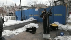 Зірковий шеф-кухар Хосе Андрес роздає обіди постраждалим від шатдауну. Відео