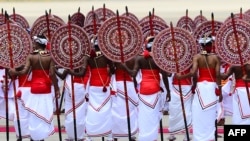 斯里兰卡以传统舞蹈欢迎中国国家主席习近平到访。(2014年9月16日)