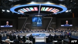 在美国首都华盛顿沃尔特·E·华盛顿会议中心举行的北约75周年峰会上,北约成员国举行首脑会晤。(2024年7月10日)