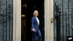Nữ Thủ tướng Anh Liz Truss nhậm chức hồi đầu tháng Chín với chủ trương giảm thuế để phát triển kinh tế. Nghe thì có vẻ hay nhưng thực tế lại không phải như vậy.
