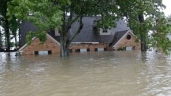 Texas ပြည်နယ် အပူပိုင်းမုန်တိုင်းကြောင့် ပိတ်မိသူများရှာဖွေ Texas ပြည်နယ် အပူပိုင်းမုန်တိုင်းကြောင့် ပိတ်မိသူများရှာဖွေ