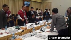 ငြိမ်းချမ်းရေး ဆွေးနွေးပွဲ ဒုတိယနေ့ မြင်ကွင်း။