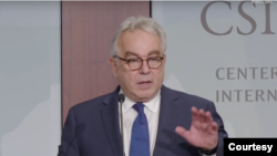 美国国家安全委员会印太政策协调员库尔特·坎贝尔2022年6月23日在华盛顿战略与国际问题研究中心(CSIS)讲话(视频截图)