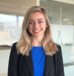 新美国安全中心(CNAS)科技与国家安全项目副研究员亚历珊卓·西摩(Alexandra Seymour)(照片来源:智库网站)