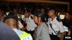 香港示威常客立法会议员“长毛” 梁国雄(美国之音图片)