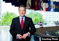 “国家宪法中心”的主席兼总裁杰弗里•罗森