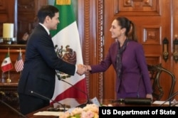 2025年9月3日,美国国务卿马尔科·卢比奥在墨西哥城与墨西哥总统克劳迪娅·辛鲍姆会晤。